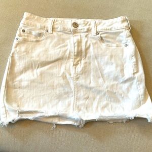 American eagle white denim skirt size 10